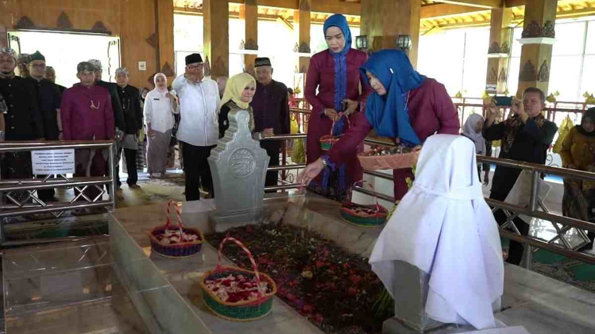 Ziarah ke Makam Leluhur Tradisi Memperingati hari Jadi Sumedang