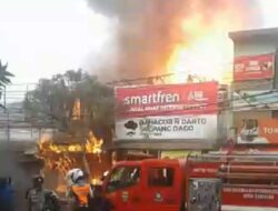 Dua Bangunan di Pasar Simpang Dago Bandung Terbakar, Penyebab Masih Diselidiki