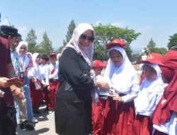 200 Siswa SD di Sumedang Dapat Tabungan Simpel