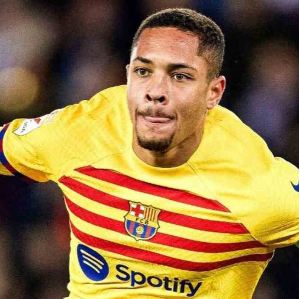 Barcelona Pinjamkan Vitor Roque ke Real Betis