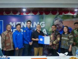 DPP PAN Serahkan Surat Rekomendasi untuk Dony-Fajar di Pilkada Sumedang 2024, Zulhas: 2 Periode!