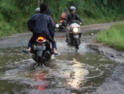 Jalan Rusak Jadi PR Bupati Garut yang Baru