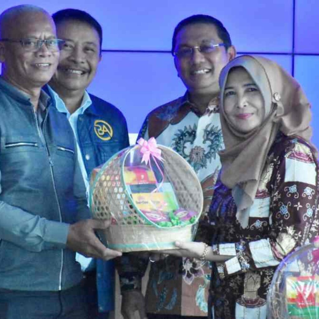 Kembangkan Potensi Lokal, Pemkab Sumedang dan Garut Jalin MoU