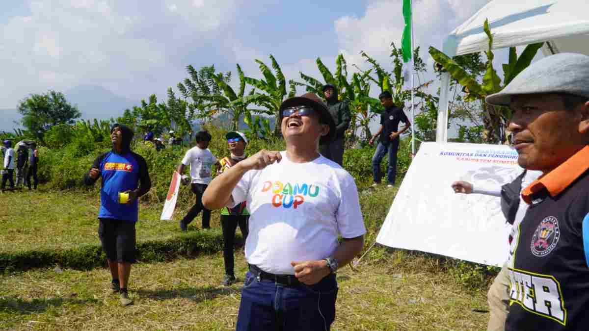 Ngadu Langlayangan di Sumedang, Dony Ahmad Munir