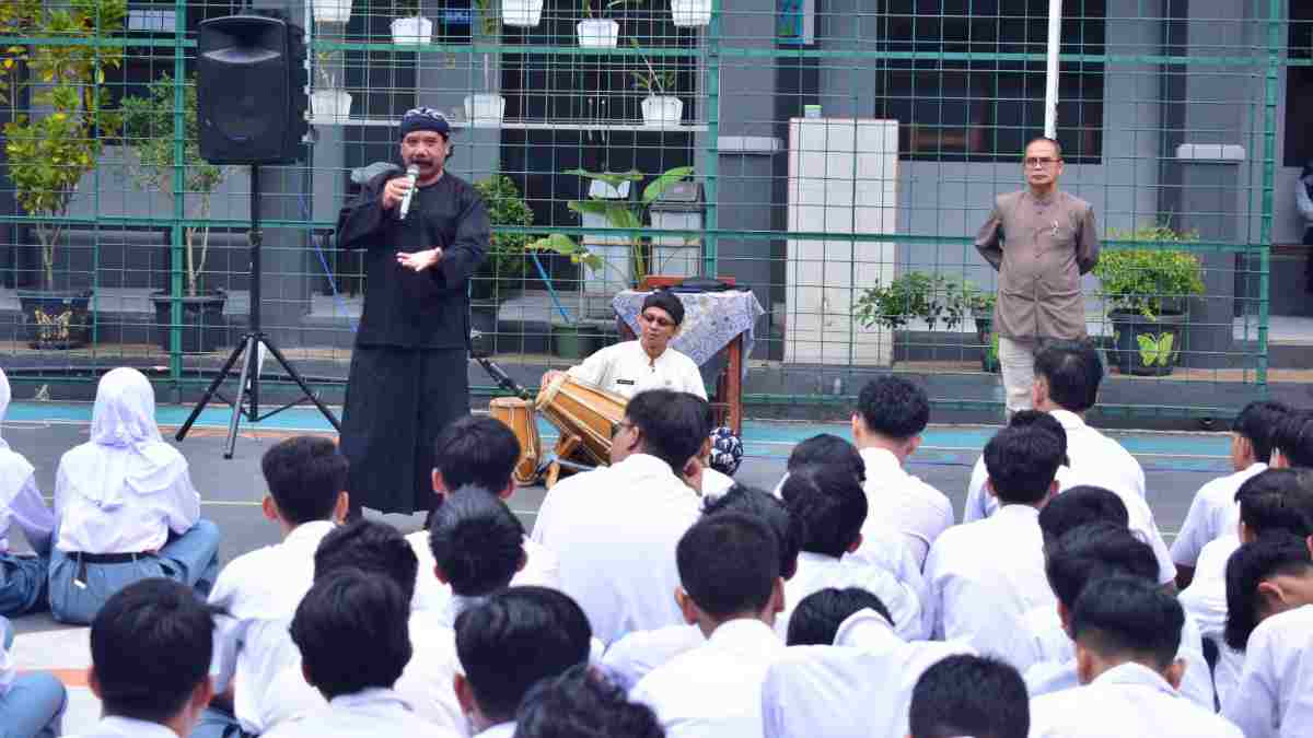 Pentas Seni Budaya Sunda sebagai Sarana Edukasi di SMAN 5 Tasikmalaya