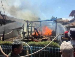 Rumah Warga di Tanjungsari dan Buahdua Kebakaran di Waktu Nyaris Bersamaan