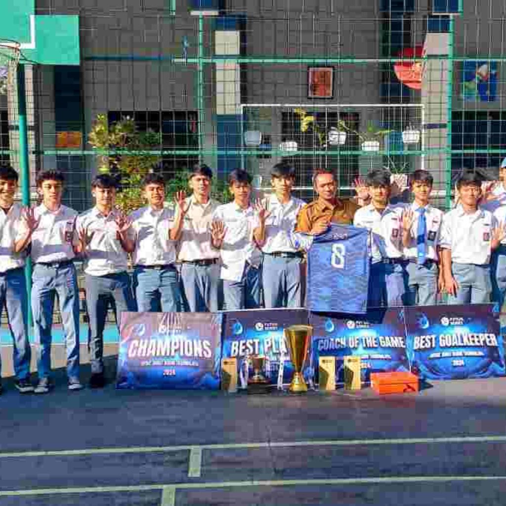 Tim SMA Negeri 5 Tasikmalaya Borong Piala di Turnamen Futsal Series