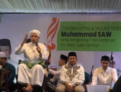 Doa Bersama di Momen Maulid Nabi, Jemaah Padati Halaman Rumah Dony Ahmad Munir