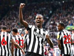 Jadi Incaran Banyak Klub, Newcastle Santai Sikapi Masa Depan Alexander Isak