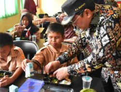 Forkopimda Tinjau Uji Coba Program Makan Siang Bergizi di SLB Negeri Sumedang