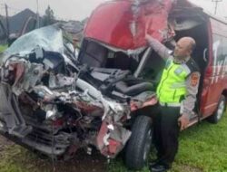 Mobil Travel DayTrans Alami Kecelakaan Maut di Tol Cisumdawu, 2 Penumpang Tewas