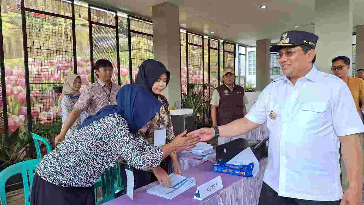 Pantau Langsung ke Beberapa TPS, Pj Bupati Sumedang