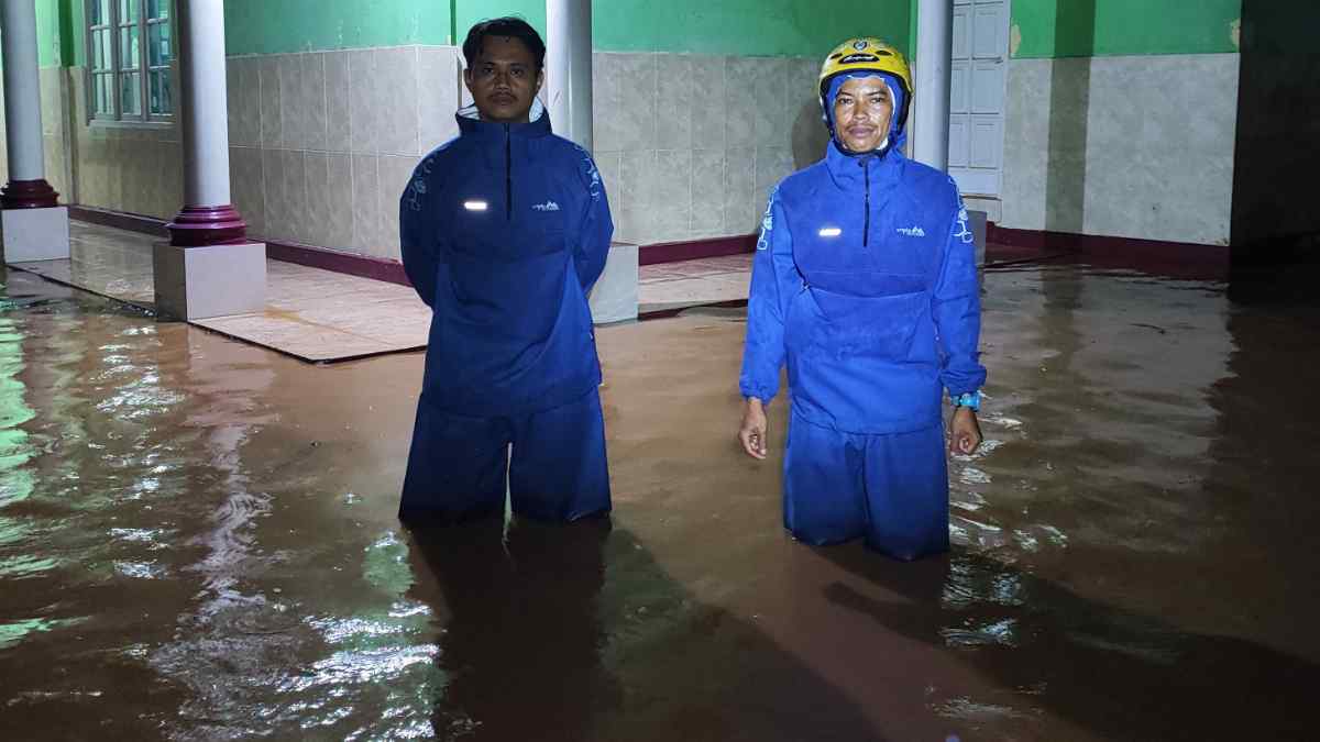 Banjir Rendam Puluhan Rumah di Sindangpakuon