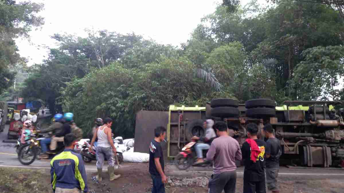 Kecelakaan Beruntun di Paseh Sumedang, Lalin Macet Total