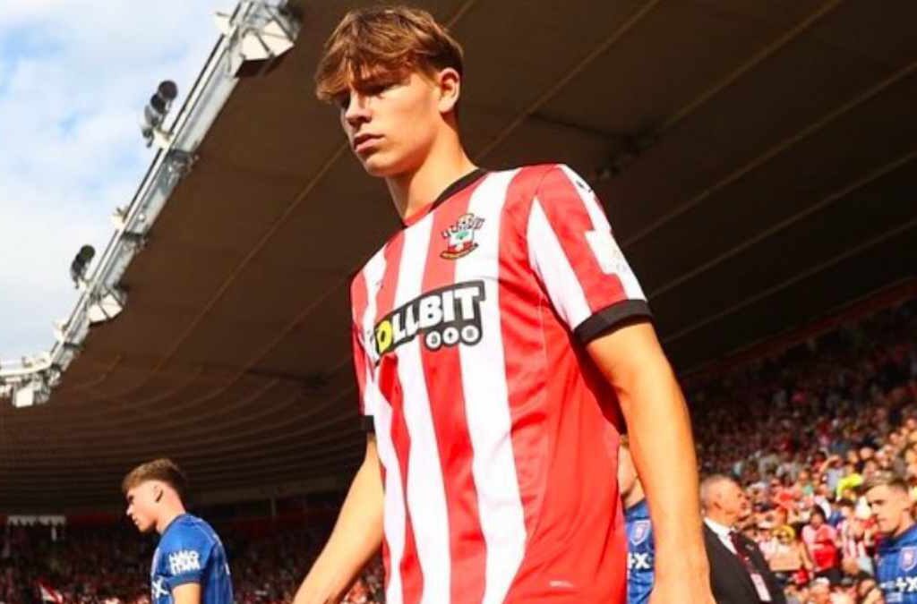 Ditawar Mahal Man United, Southampton Sodorkan Kontrak Baru untuk Tyler Dibling