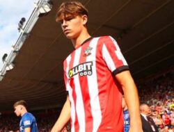 Ditawar Mahal Man United, Southampton Sodorkan Kontrak Baru untuk Tyler Dibling