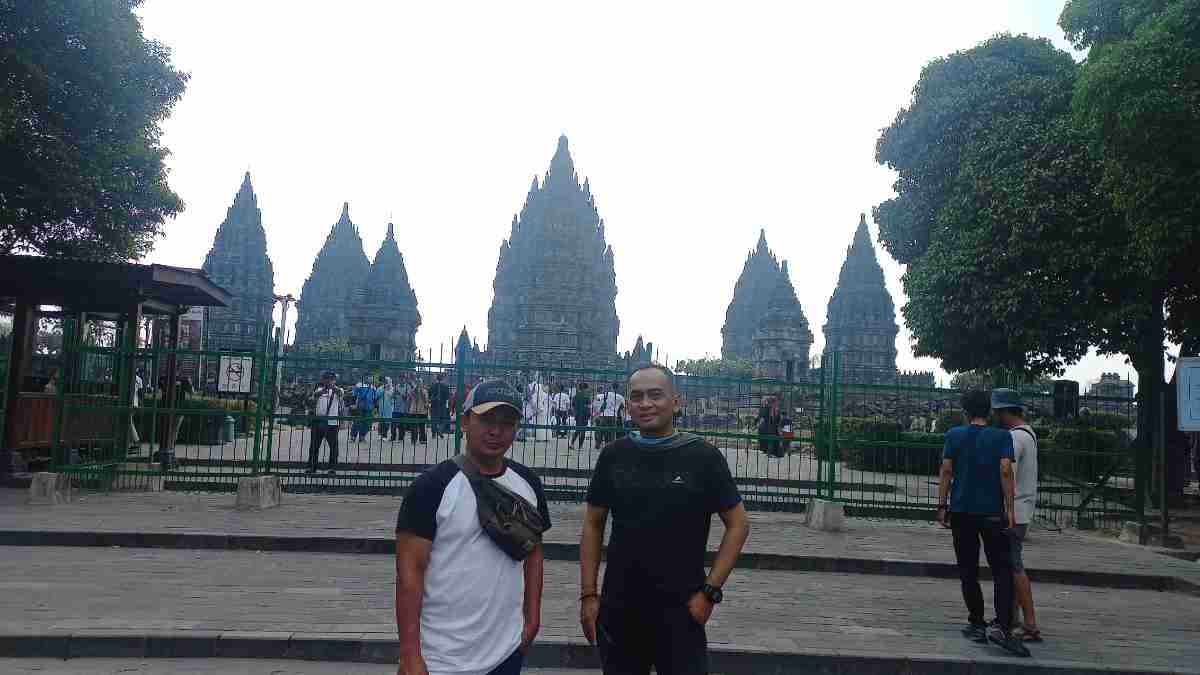 Candi Prambanan di Indonesia