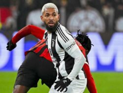 Chelsea dan Man City Buka Opsi Pinjam Douglas Luiz, Juventus Cuek Bebek