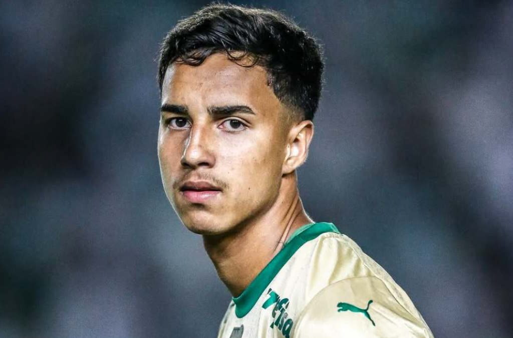 Man City Coba Rayu Bek Muda Brasil dari Palmeiras