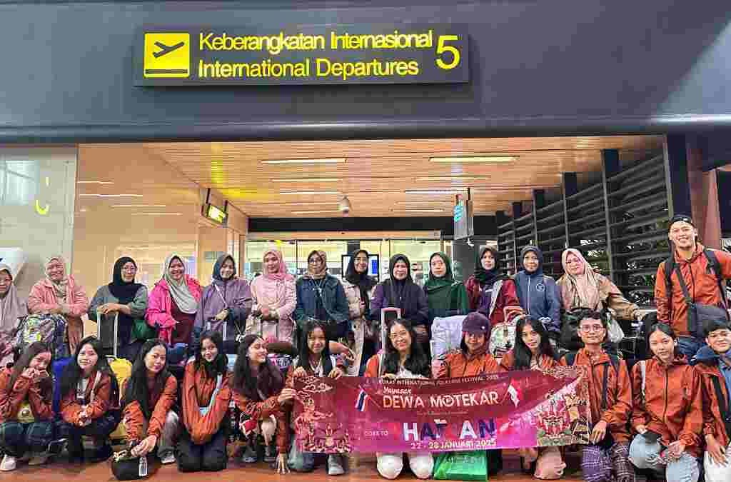 Sanggar Dewa Motekar asal Kota Tasikmalaya Harumkan Indonesia di Korat International Folklore Festival 2025