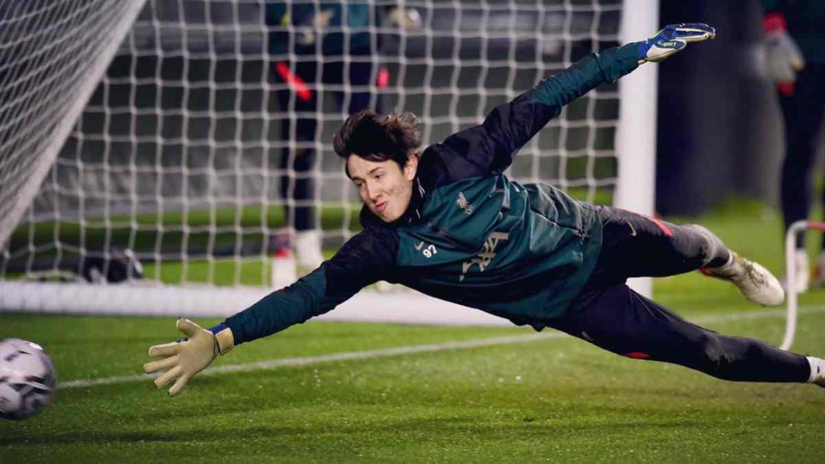 Tinggalkan Liverpool, Kiper Muda Brasil Gabung Fluminense