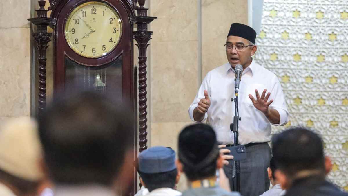 Tarawih Hari ke-2 Ramadan, Wali Kota Bandung Farhan