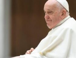 Paus Francis Tutup Usia