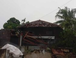 Puluhan Rumah di Buahdua Sumedang Rusak Diterjang Puting Beliung
