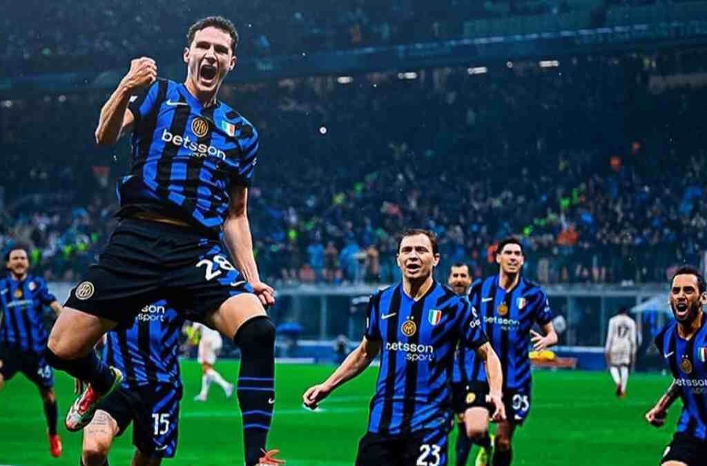 Selebrasi Usai Jebol Gawang Bayern, Pavard