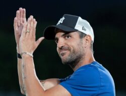 Diminati Banyak Klub Top Eropa, Cesc Fabregas Pastikan Bertahan di Como