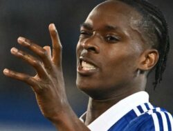 Chelsea Bidik Striker Muda Emanuel Emegha
