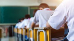 Rakyat Dituntut Pintar, Tapi Sulit Akses Belajar