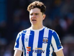 Swansea City Gaet Striker Muda Skotlandia dari Kilmarnock