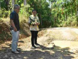 Komitmen Perbaikan Infrastruktur, Bupati Sumedang Tinjau Jalan Cibareubeu Jatinunggal