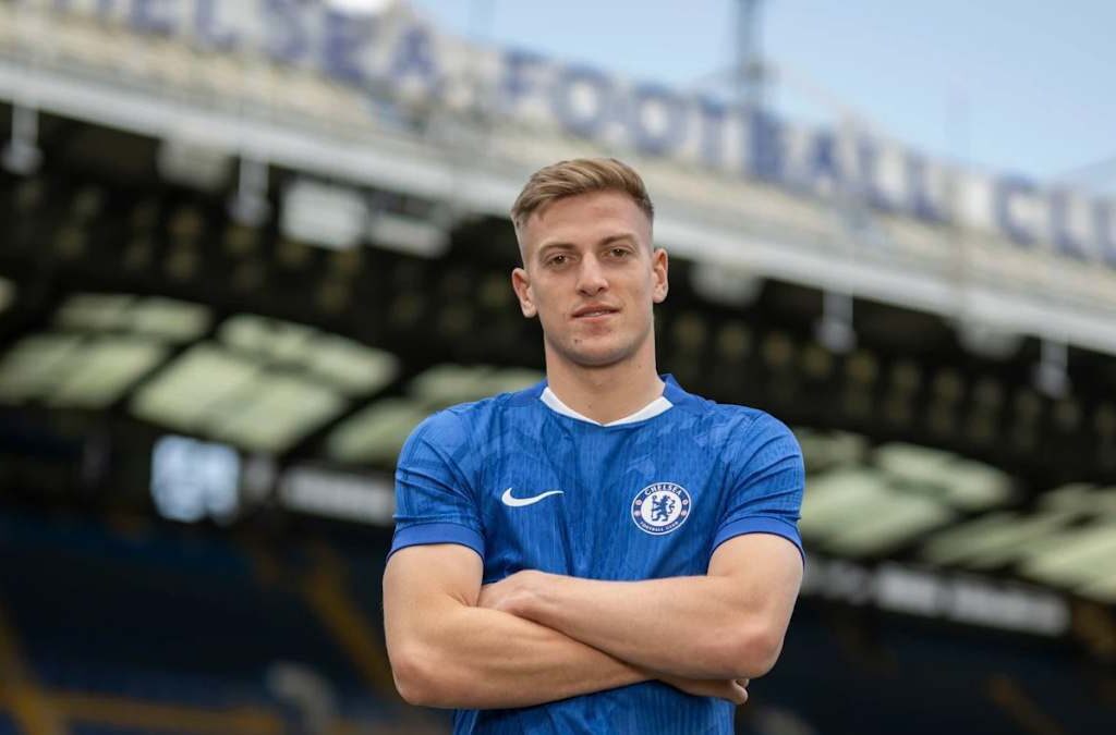 Resmi Diikat Kontrak Jangka Panjang, Liam Delap: Aku Ingin Memenangkan Trofi Bersama Chelsea!
