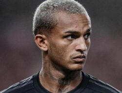 Setelah Evan Ferguson, AS Roma Geber Transfer Bek Muda Brasil