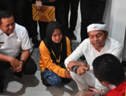 Bupati Dony Dampingi Dedi Mulyadi Jemput Usep di Kejari Sumedang