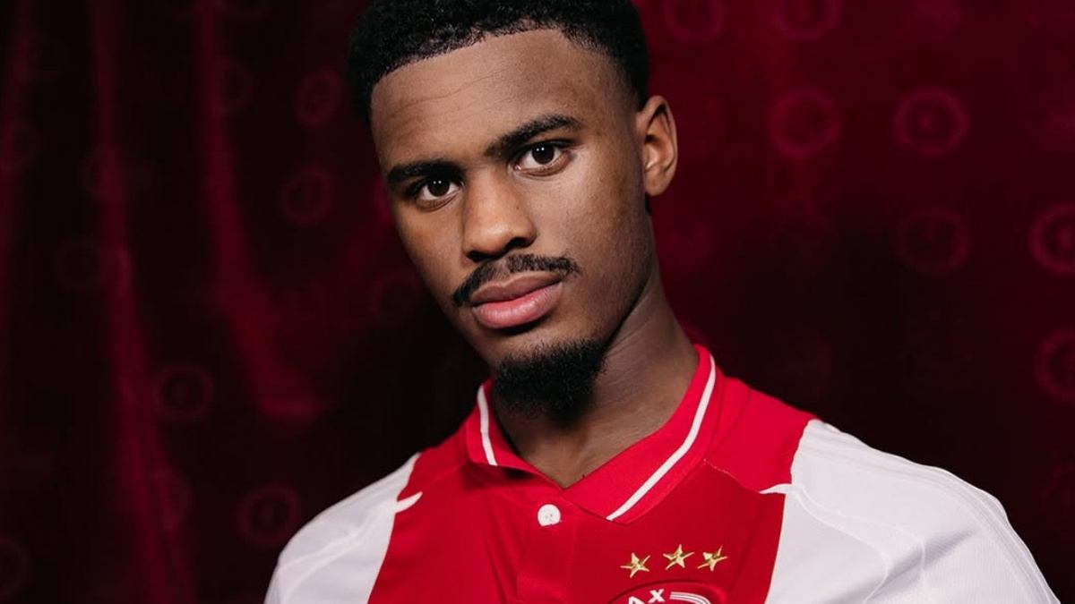 Chelsea Intensif Nego Ajax untuk Rekrut Jorrel Hato