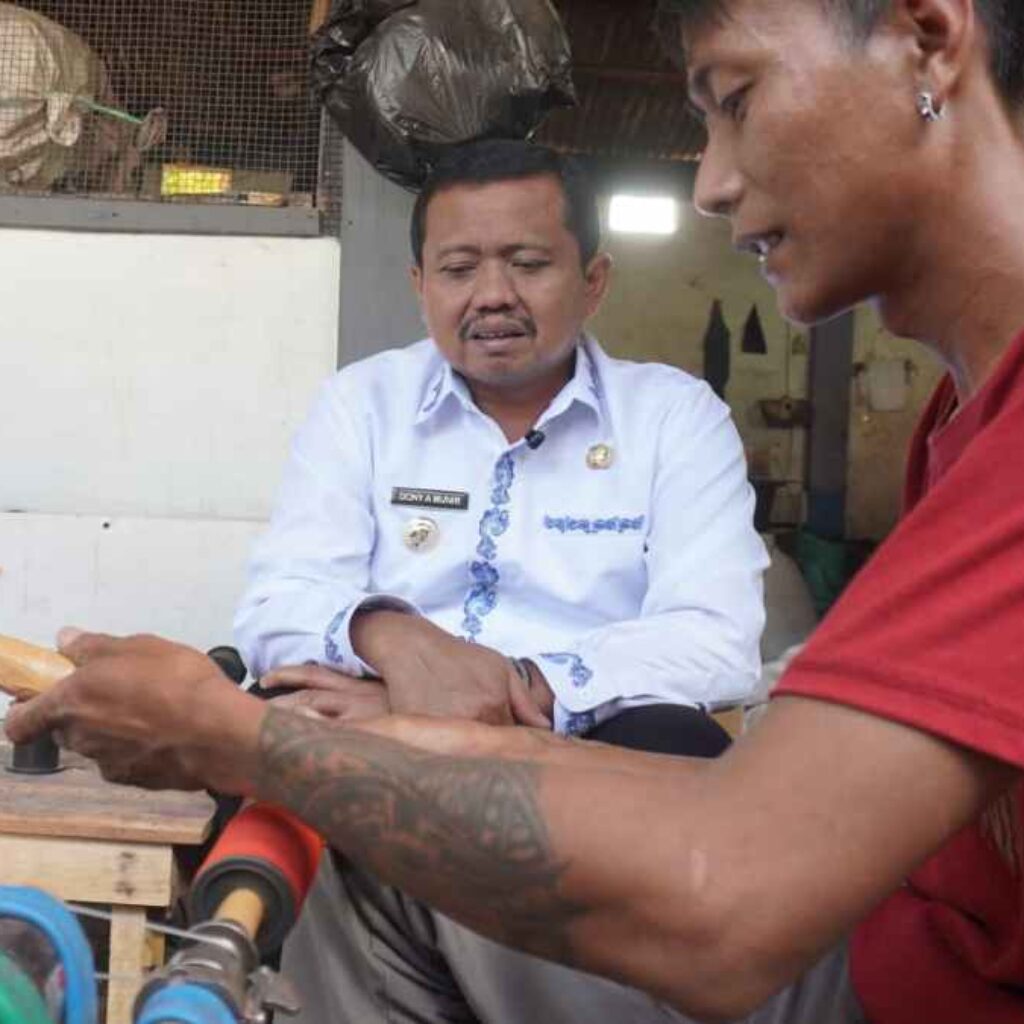 Inovasi dan Peran Ekonomi Pengrajin Gelasan di Tanjungsari Sumedang Diapresiasi