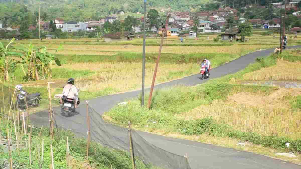 Jalan Darangdan-Padasuka Sumedang