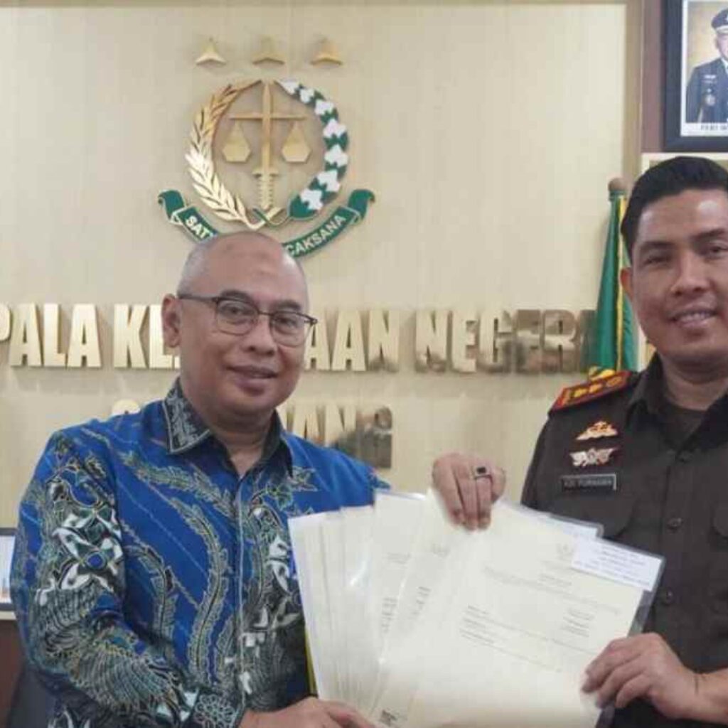 Kejari Sumedang Terima 9 Sertifikat Hak Pakai Tanah Sekolah