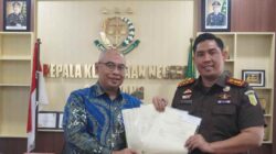Kejari Sumedang Terima 9 Sertifikat Hak Pakai Tanah Sekolah, Wujud Komitmen Selamatkan Aset Daerah