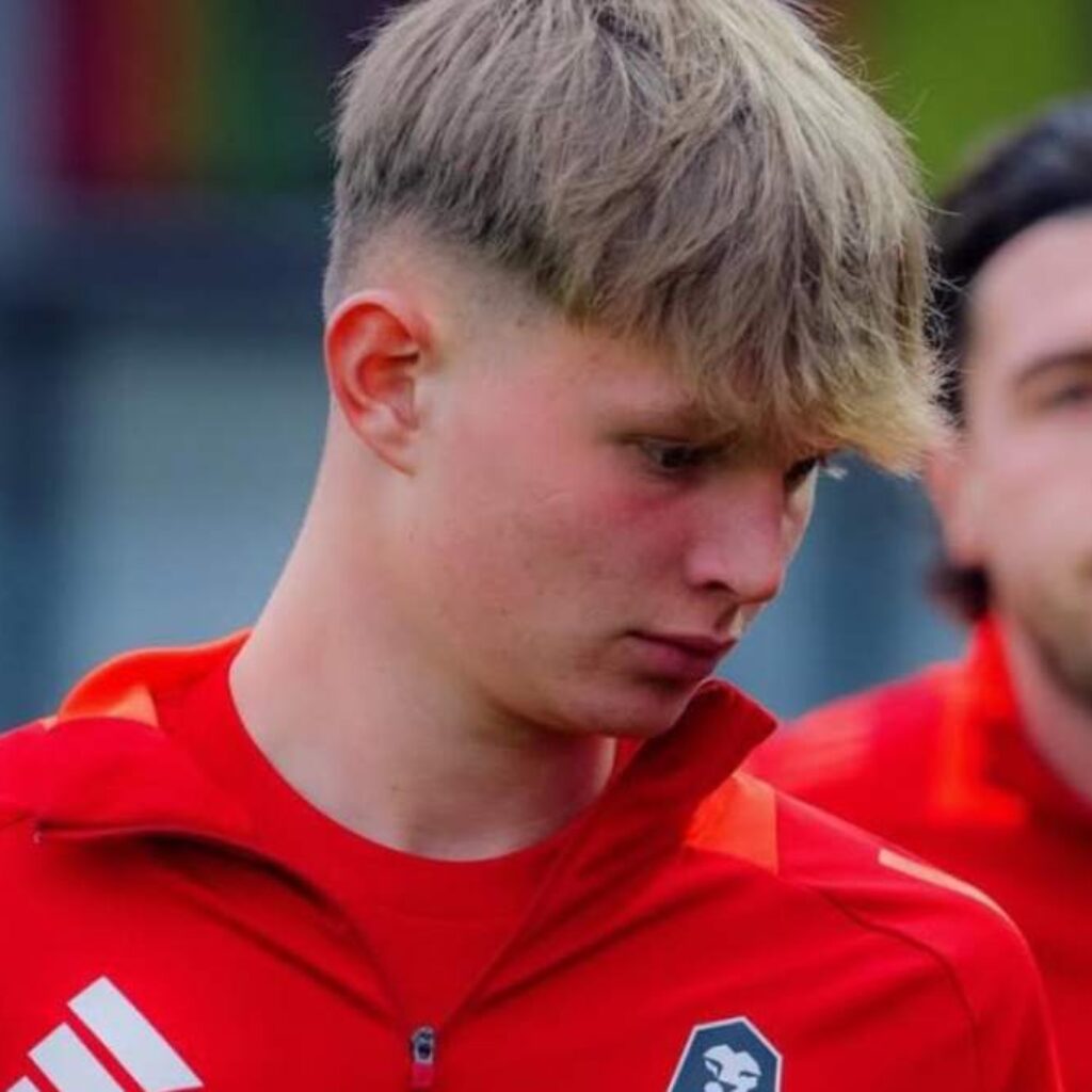 Liverpool Kalahkan Arsenal dalam Perburuan Wonderkid Salford City