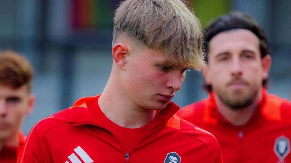 Liverpool Kalahkan Arsenal dalam Perburuan Wonderkid Salford City
