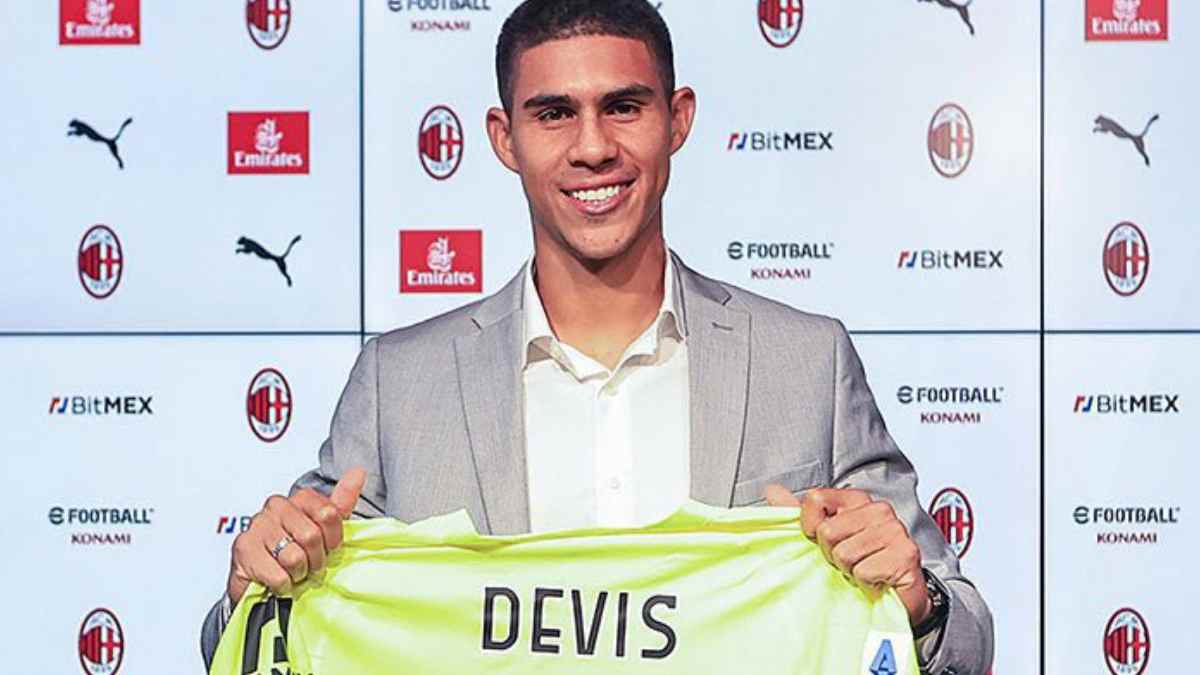 Tinggalkan AC Milan, Devis Vásquez ke AS Roma