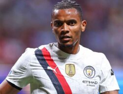 Selain Penyerang Chelsea, AC Milan Coba Boyong Manuel Akanji dari City