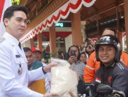 Baznas Sumedang Salurkan Bantuan Kemerdekaan untuk Guru, ASN, dan Warga