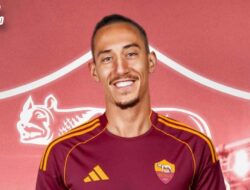Bek Liverpool Kostas Tsimikas Resmi Gabung AS Roma!