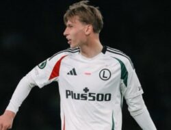 Bek Muda Polandia, Jan Ziolkowski Merapat ke Roma