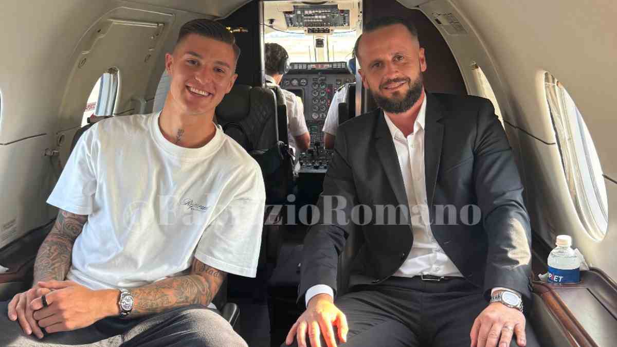 Benjamin Šeško Tiba di Manchester